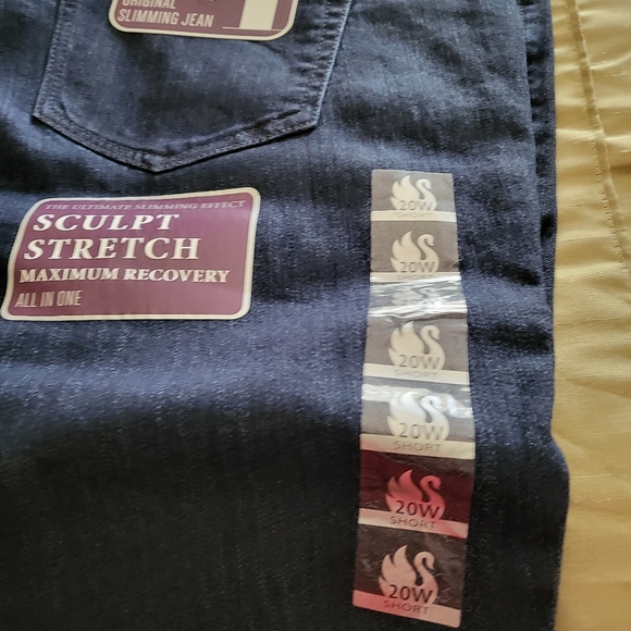 GLORIA VANDERBILT JEANS SIZE 20W SHORT.  BLACK ⚫️ - Picture 5 of 9